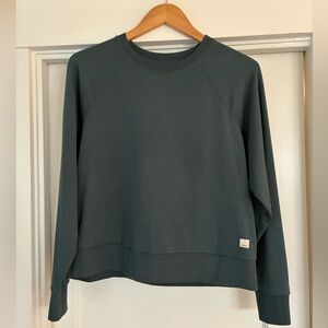 Vuori Women's Long-Sleeve Halo Crew. Beryl Green Heather .  Size S